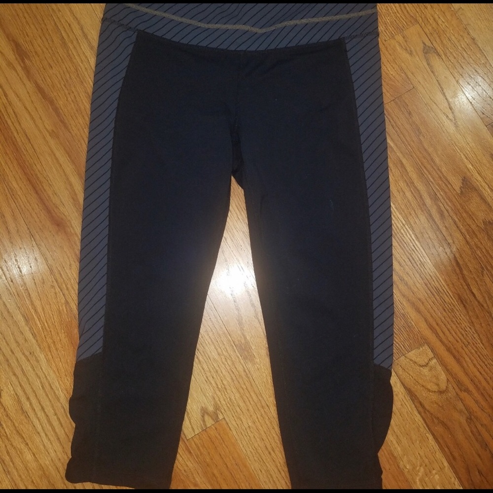 Athleta cinched cropped workout pants, EUC